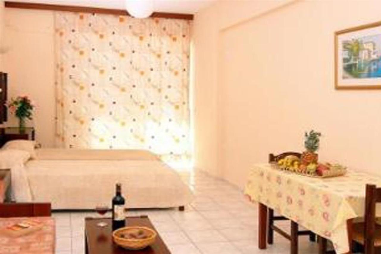 Danaos Beach Apartments Sfáka Eksteriør billede